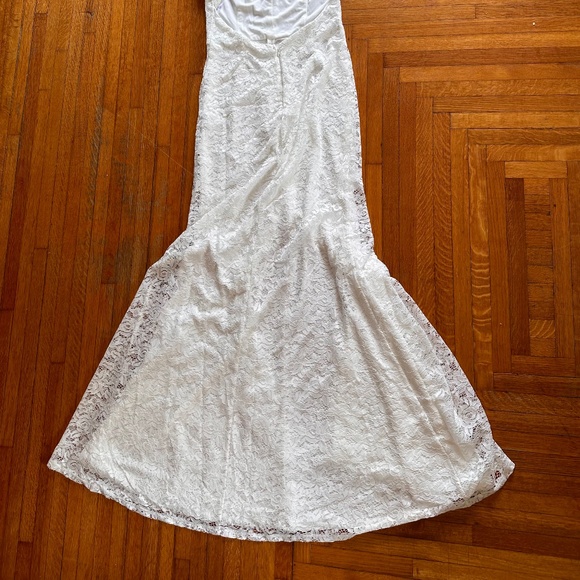 White lace wedding or formal gown - Picture 3 of 7